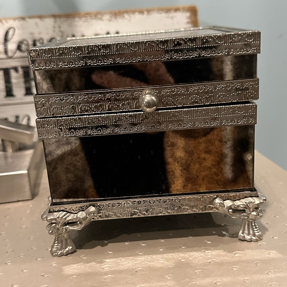 Cynthia Rowley New York Mirrored Jewelry Box